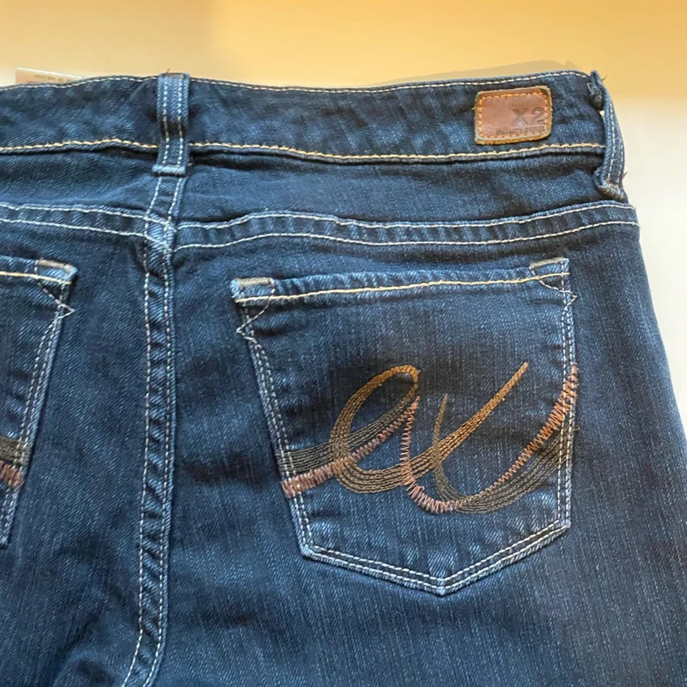Women’s Blue Express Low Rise Straight Jeans size 8 Long